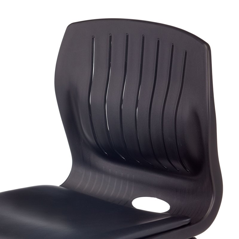 取得美國專利的椅背設計兼具彈性與支撐性